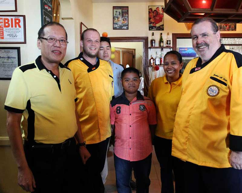 Noynoy-Aquino-in-Dumaguete-at-Casablanca-Restaurant