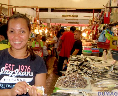 Public-Marketbuilding1-sea food area happy vendor