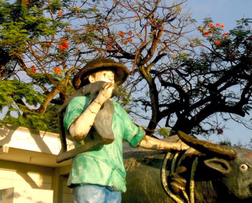 Dumaguete Freedom Park Farmer and carabao statue