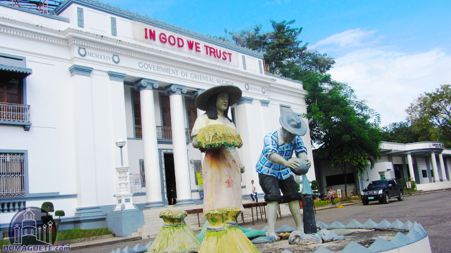 Dumaguete Freedom Park Farmers Statue