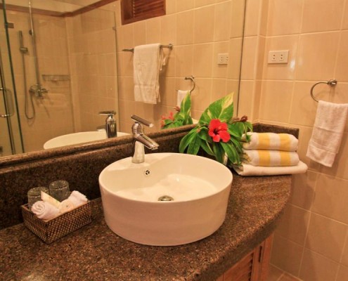 Coco Grove Beach Resort - Bathroom