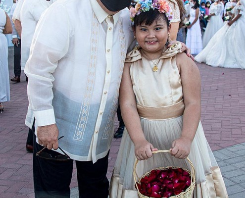 Kasalang Bayan Dumaguete City - Mayor Ipe and flower girl