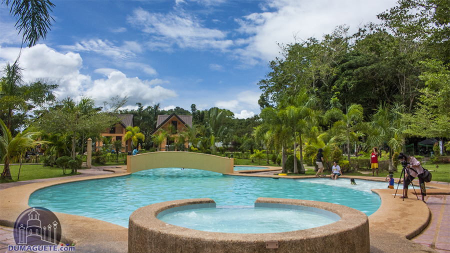 Mabinay Spring Resort Swimming pool