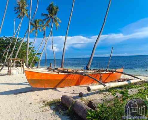 Paliton Beach - Local Bangka